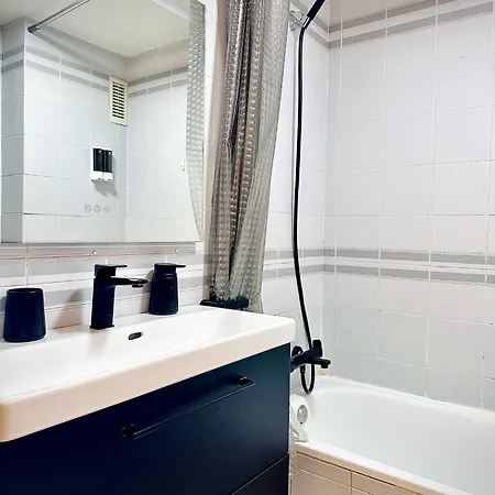 Seaview Apartment *